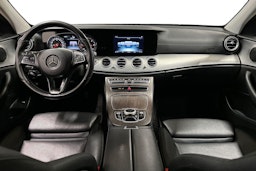 musta Mercedes-Benz E 2017 kuva 9.