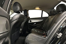 musta Mercedes-Benz E 2017 kuva 10.