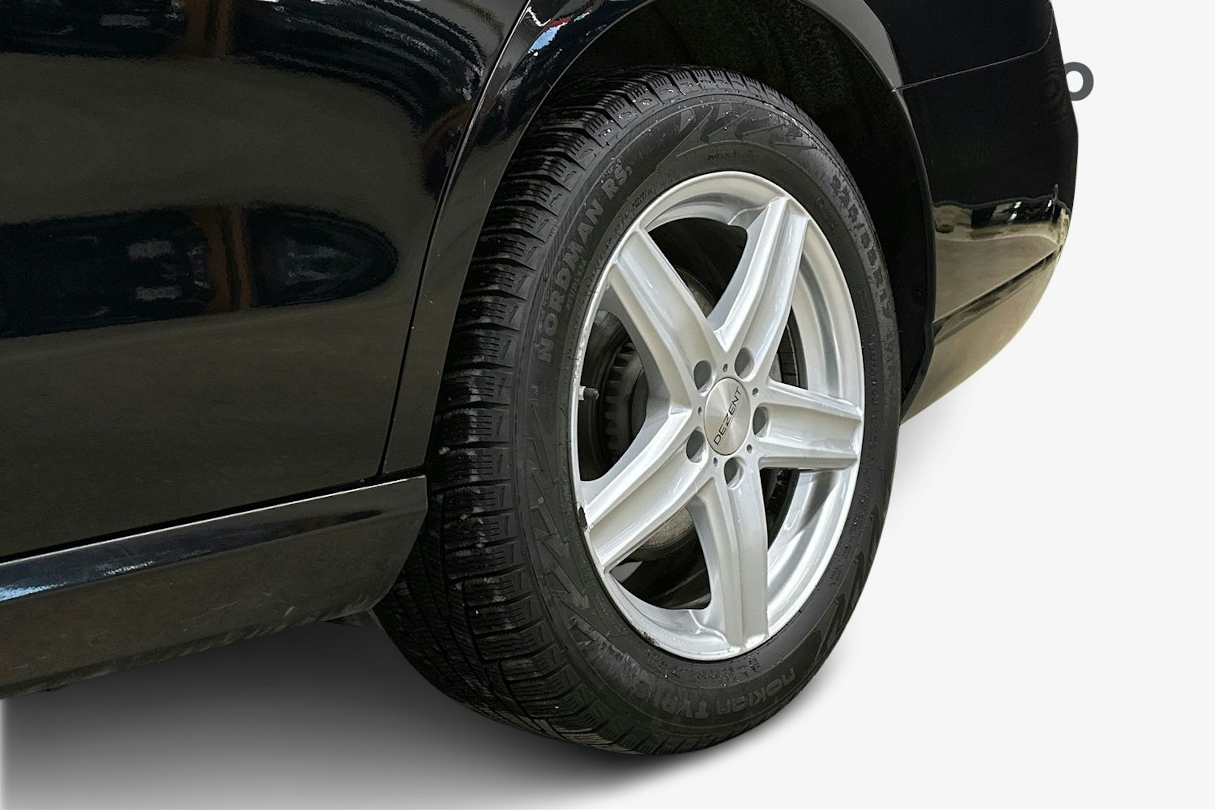 musta Mercedes-Benz E 2017 kuva 11.