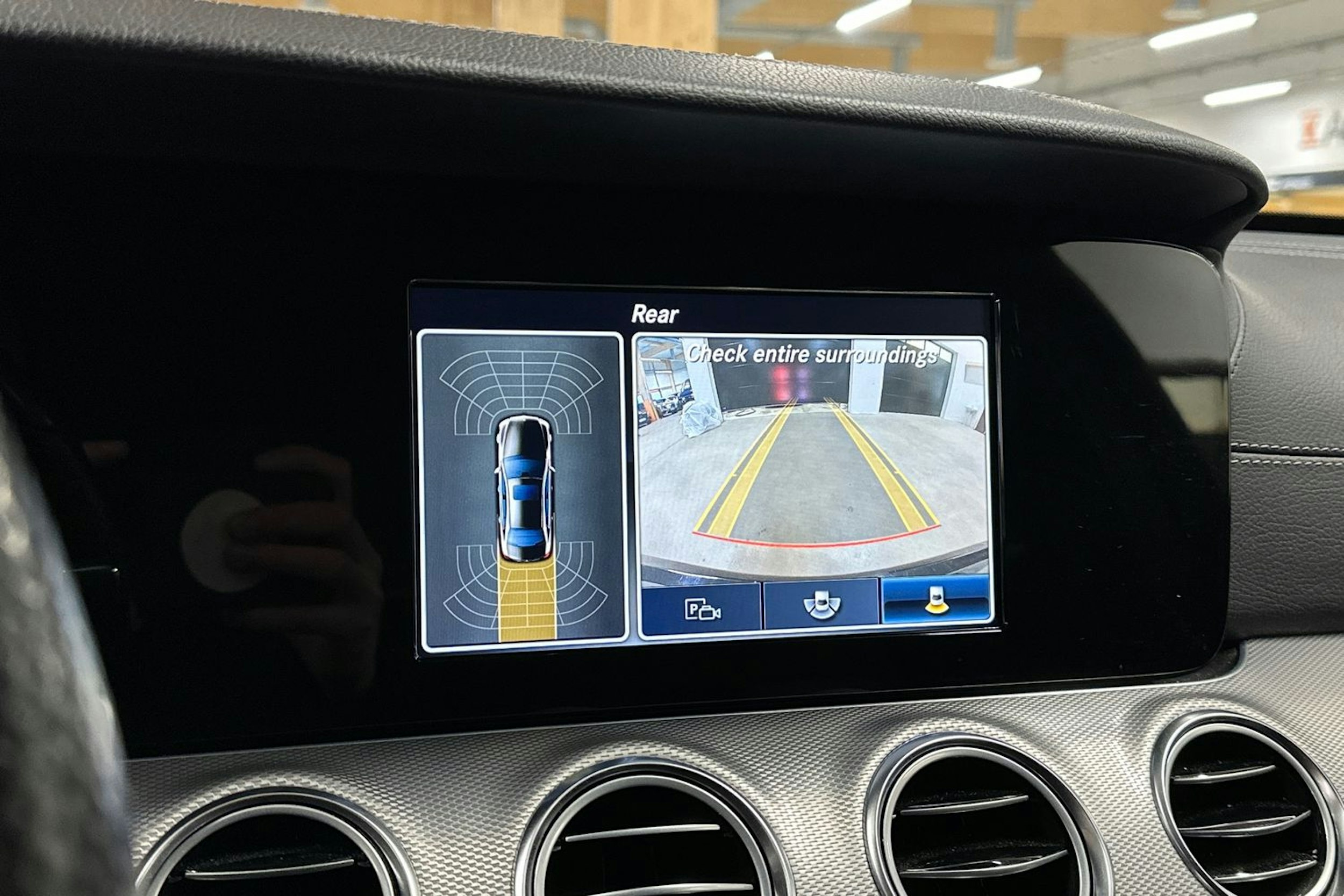 musta Mercedes-Benz E 2017 kuva 16.