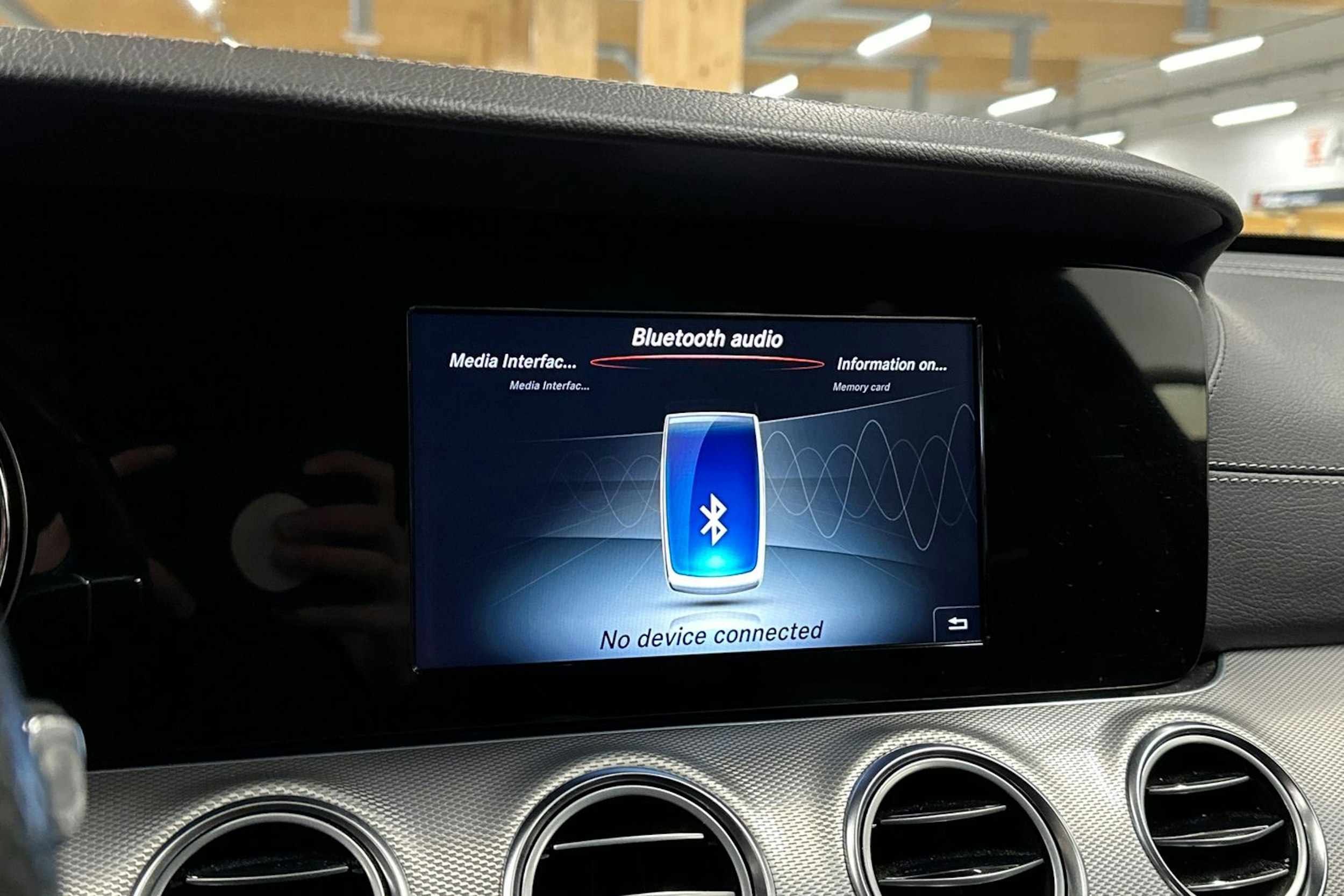 musta Mercedes-Benz E 2017 kuva 17.