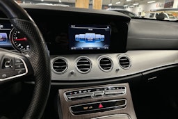 musta Mercedes-Benz E 2017 kuva 18.