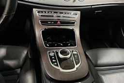 musta Mercedes-Benz E 2017 kuva 19.