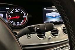 musta Mercedes-Benz E 2017 kuva 23.