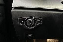 musta Mercedes-Benz E 2017 kuva 24.