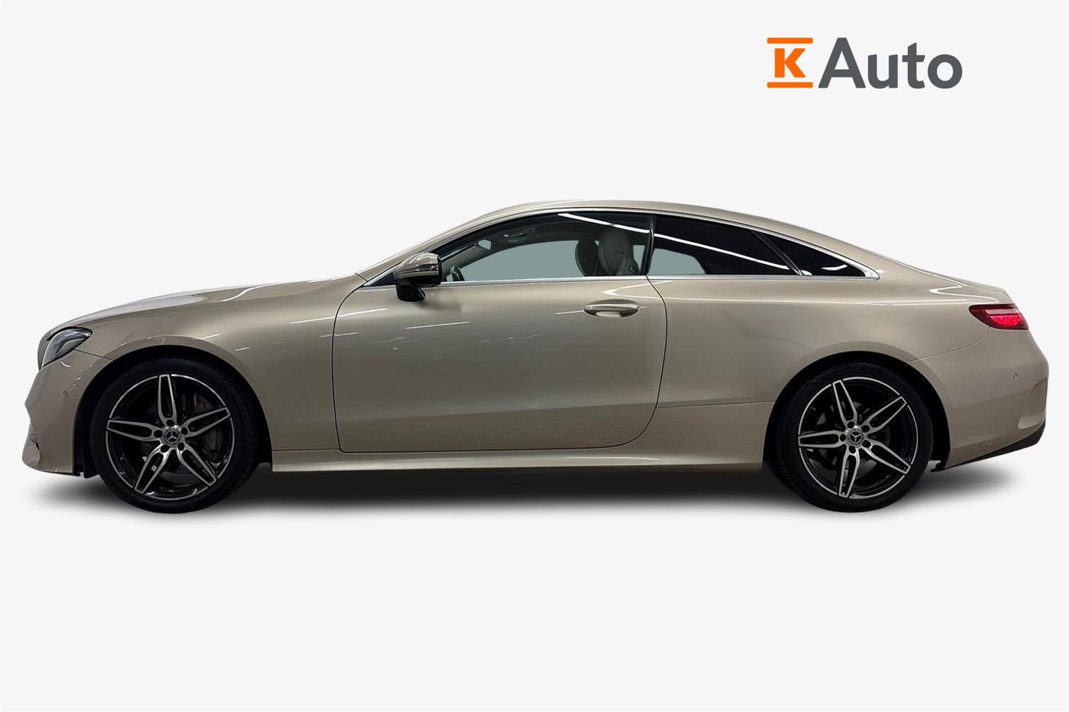 Mercedes-Benz E 220 d A Coupé AMG Line 2017, kuva 5/36