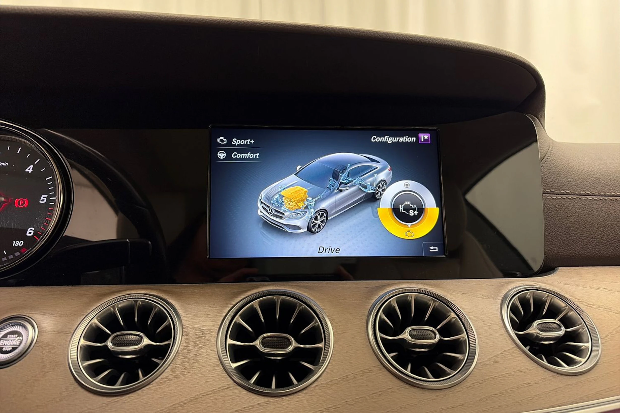 met. hopea Mercedes-Benz E 2017 kuva 22.