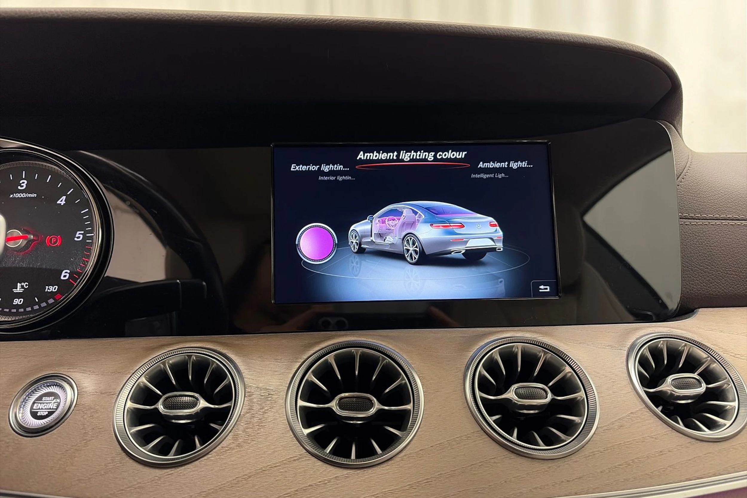met. hopea Mercedes-Benz E 2017 kuva 25.