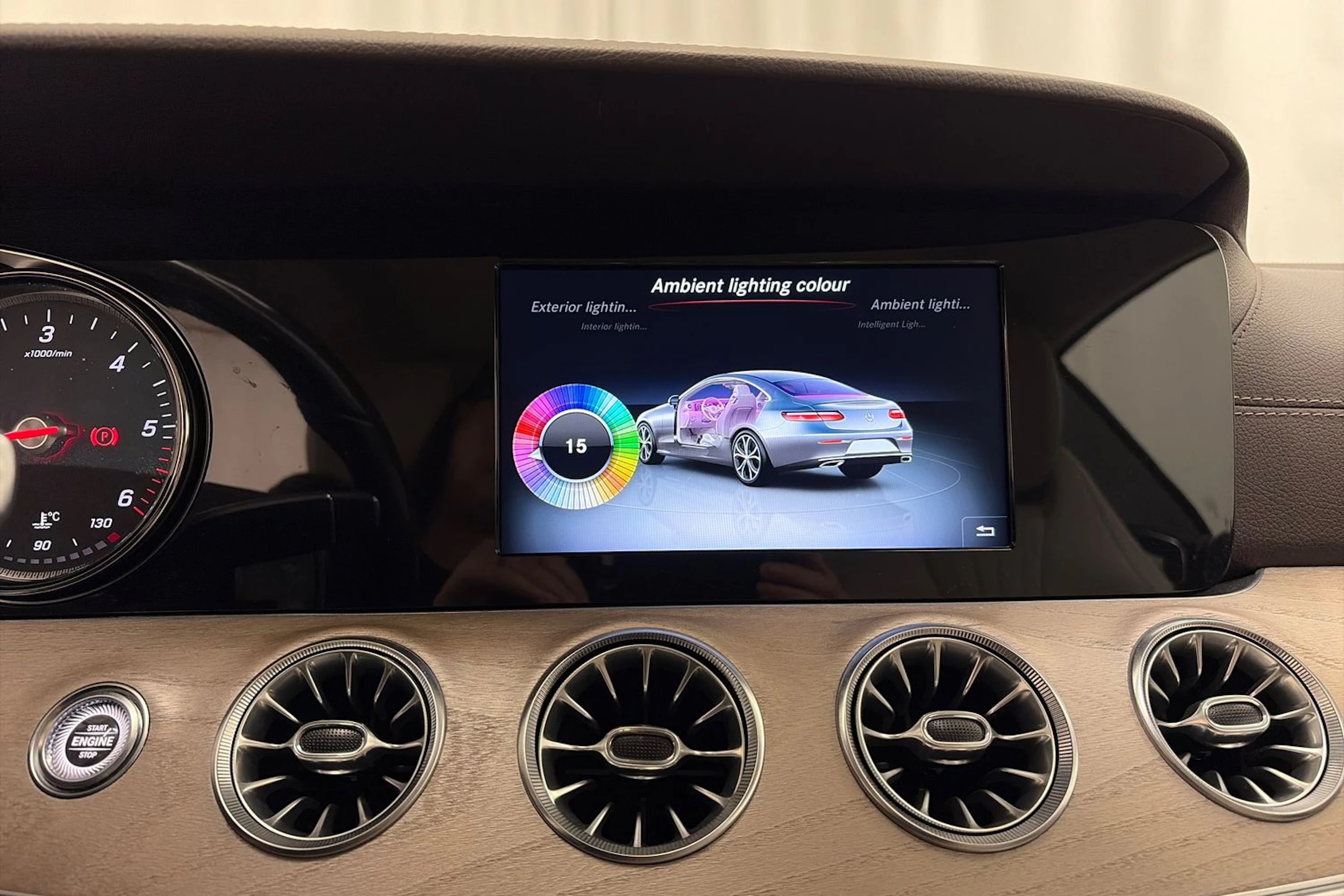 met. hopea Mercedes-Benz E 2017 kuva 26.