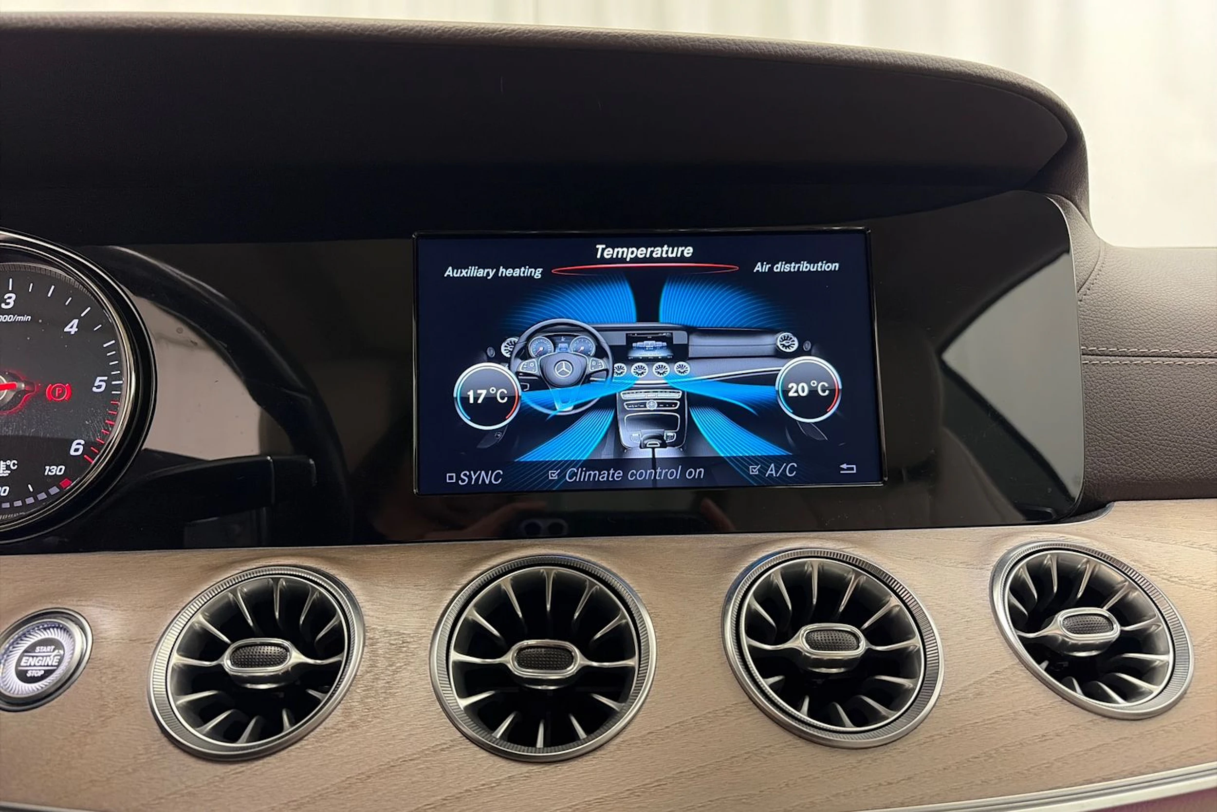 met. hopea Mercedes-Benz E 2017 kuva 27.