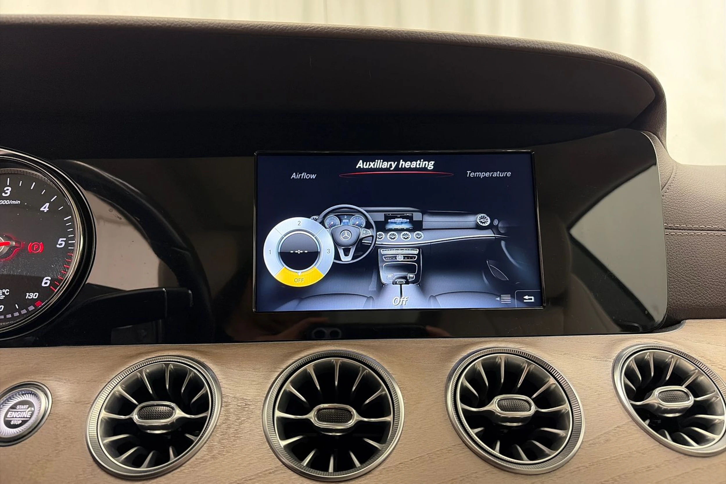 met. hopea Mercedes-Benz E 2017 kuva 28.