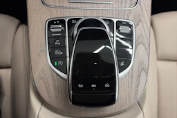 met. hopea Mercedes-Benz E 2017 kuva 31.