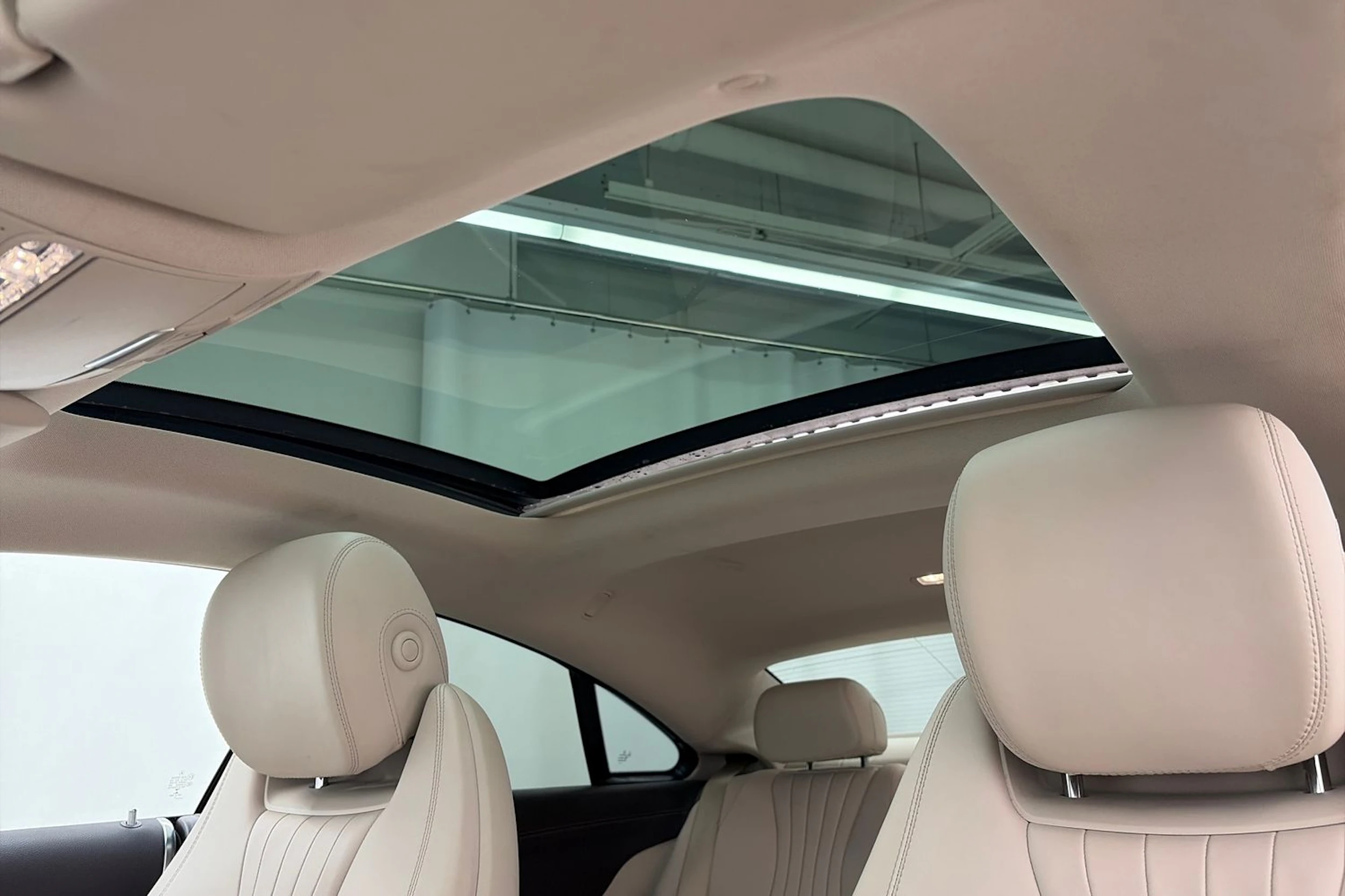 met. hopea Mercedes-Benz E 2017 kuva 35.