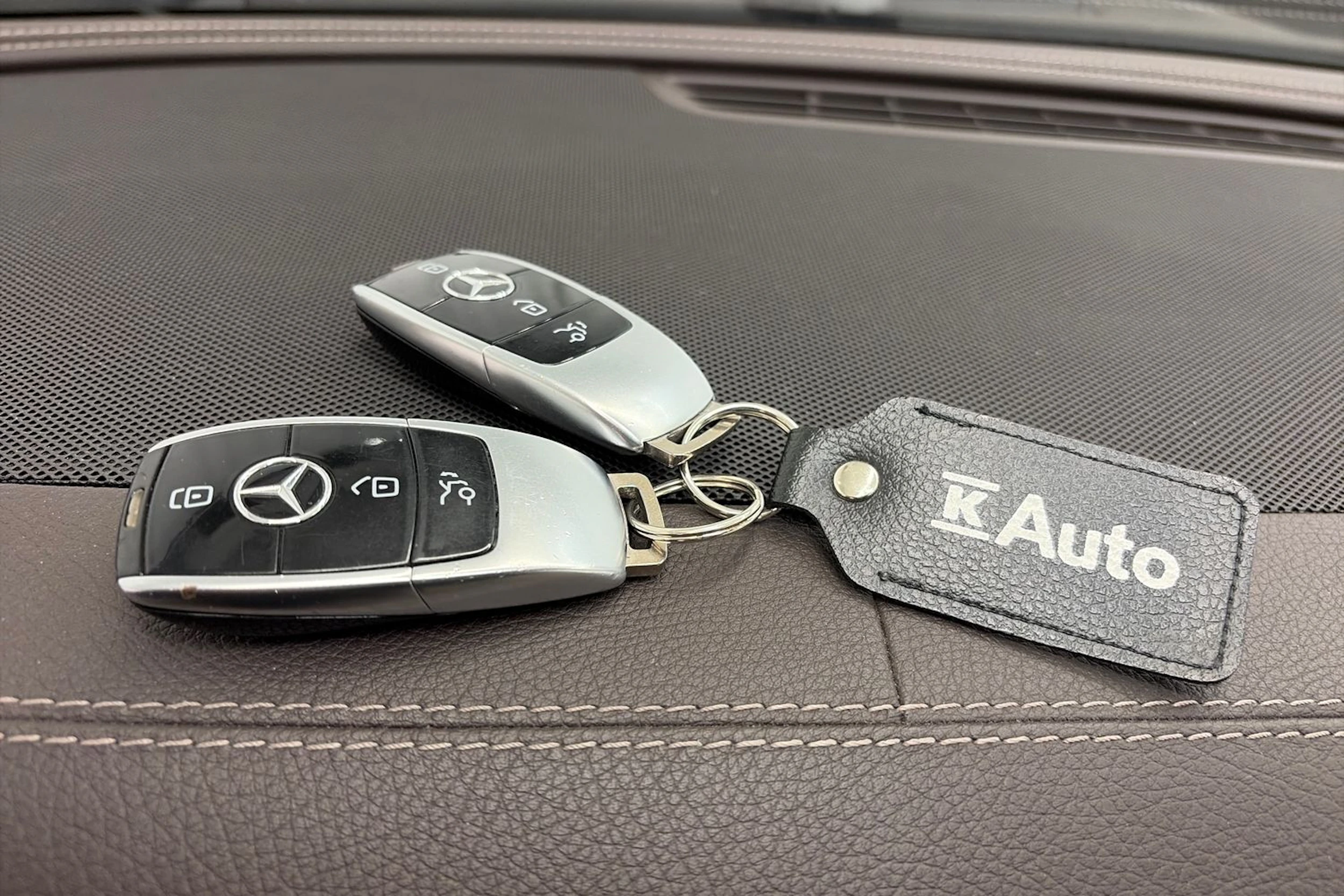 met. hopea Mercedes-Benz E 2017 kuva 36.