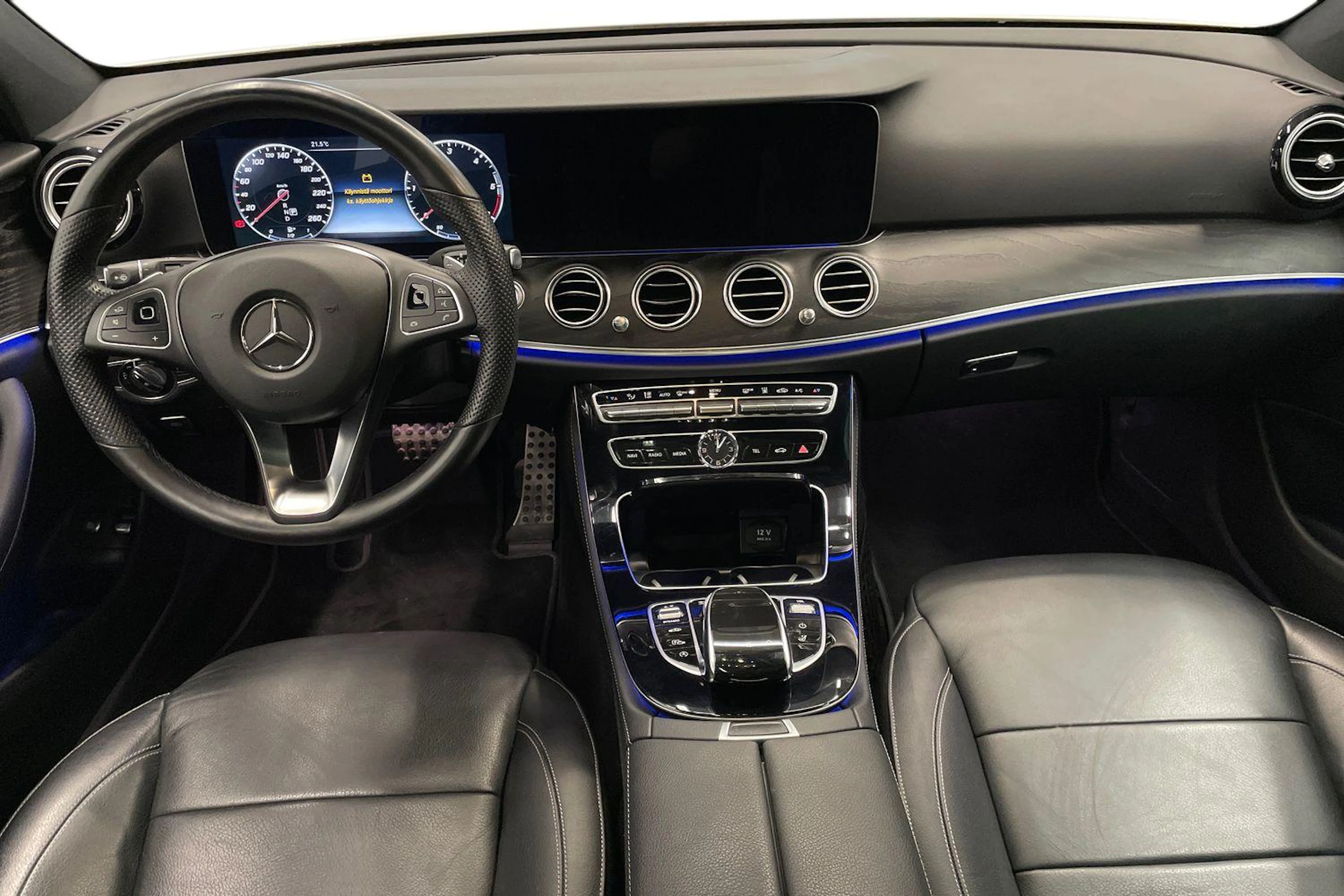 Valkoinen Mercedes-Benz E 2017 kuva 9.