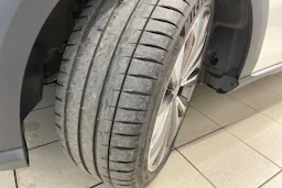 Valkoinen Mercedes-Benz E 2017 kuva 13.