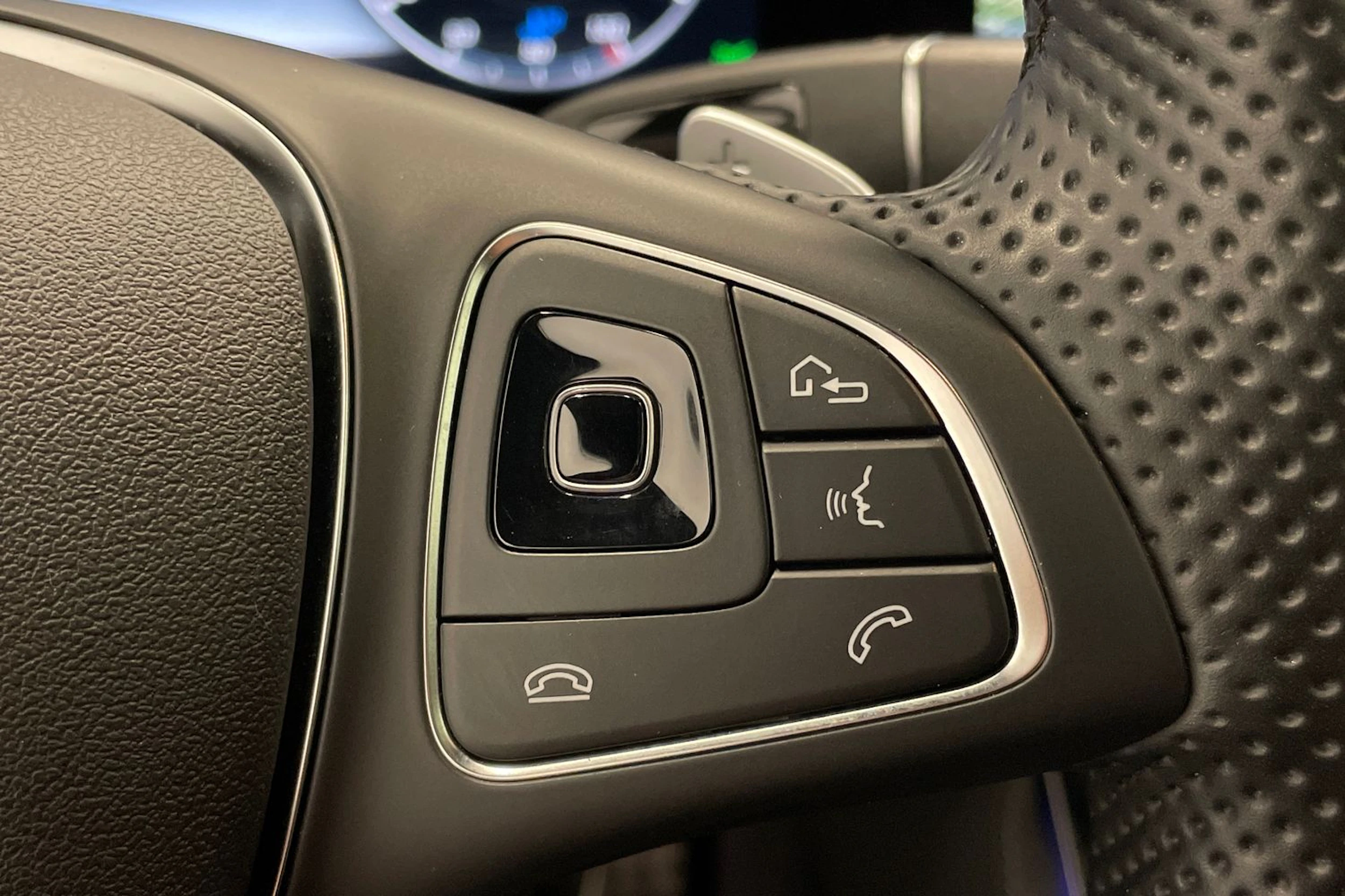 Valkoinen Mercedes-Benz E 2017 kuva 19.