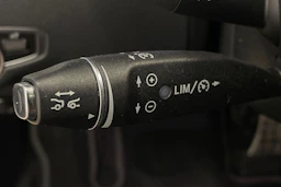 Valkoinen Mercedes-Benz E 2017 kuva 20.