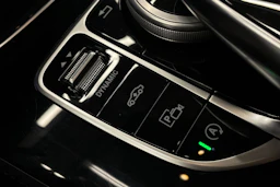Valkoinen Mercedes-Benz E 2017 kuva 25.