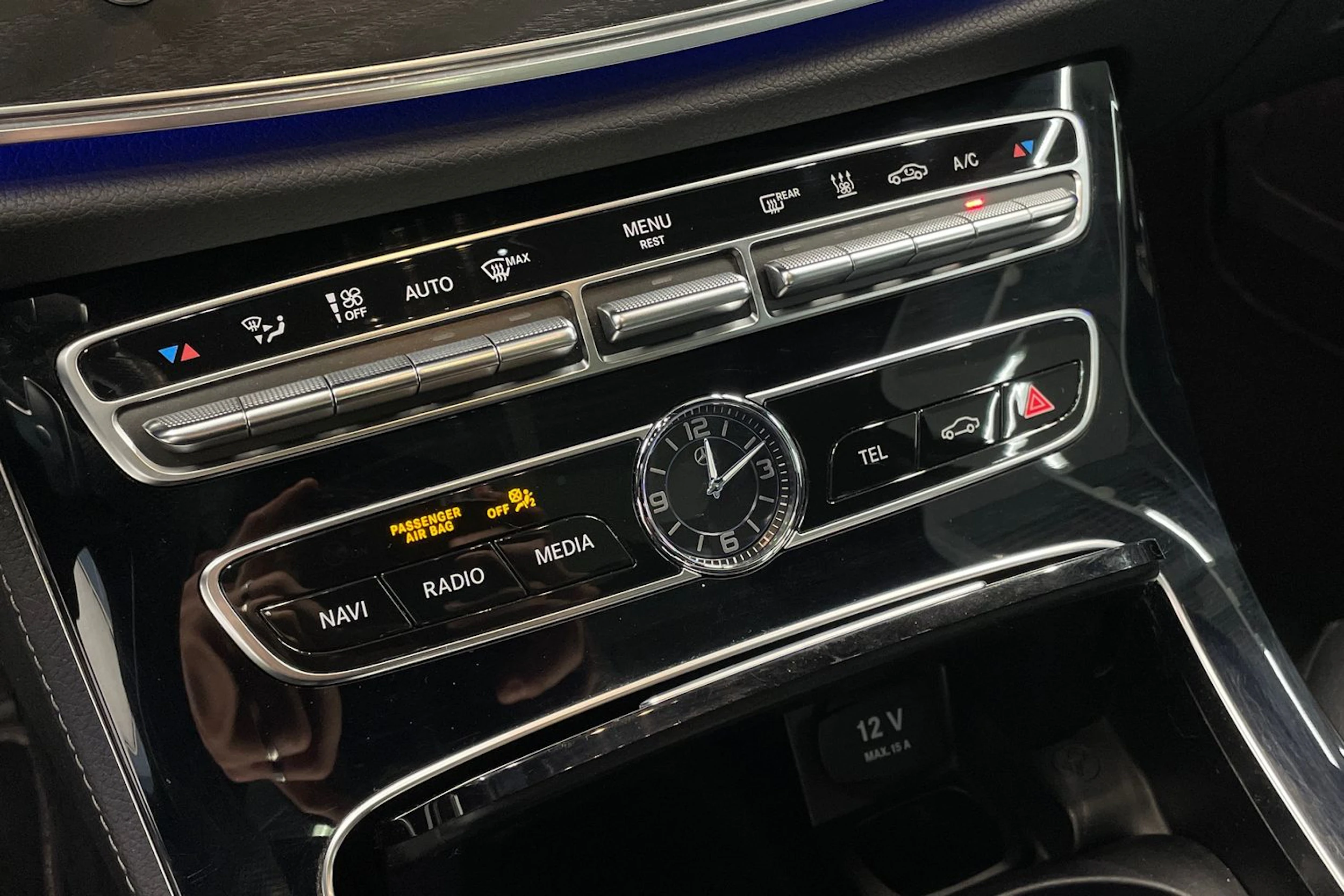 Valkoinen Mercedes-Benz E 2017 kuva 26.