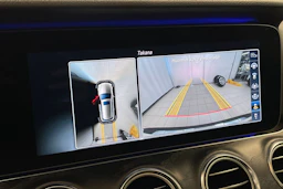 Valkoinen Mercedes-Benz E 2017 kuva 28.
