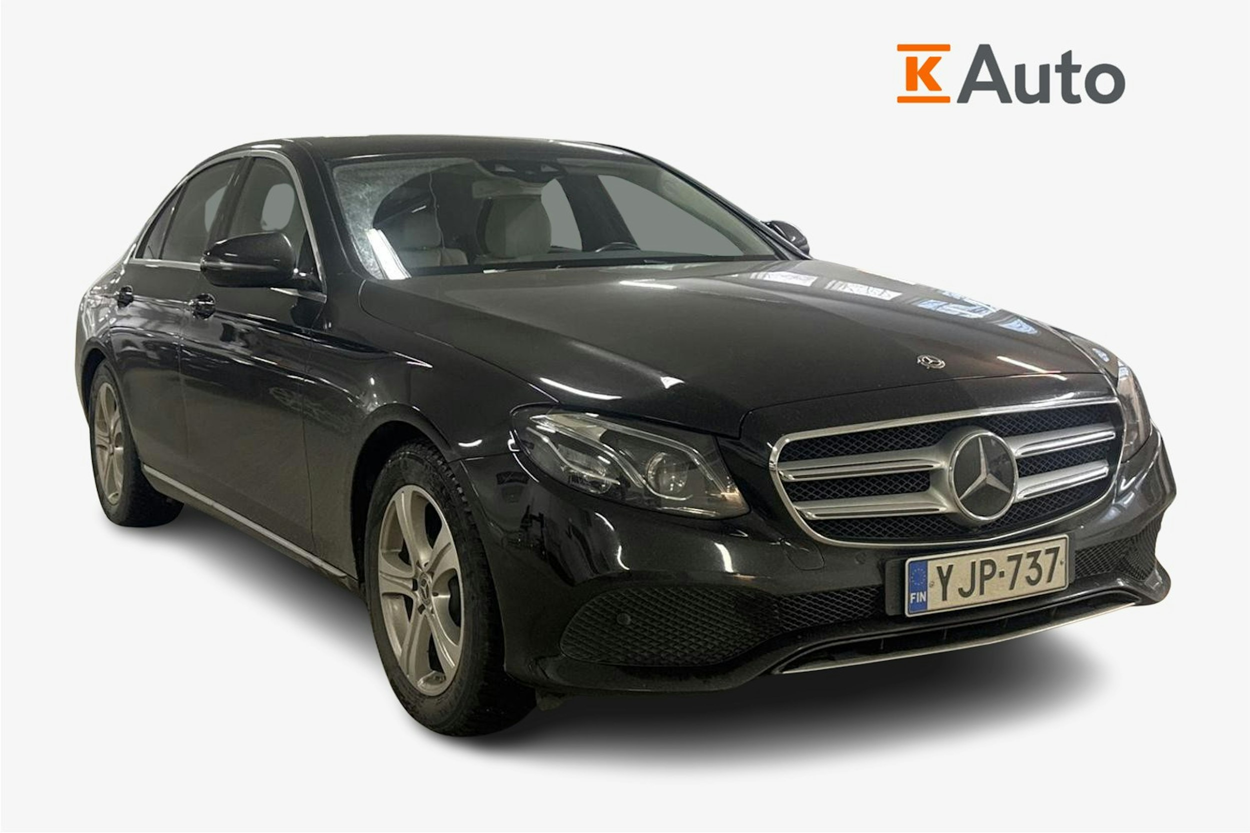 musta Mercedes-Benz E 2017 kuva 1.