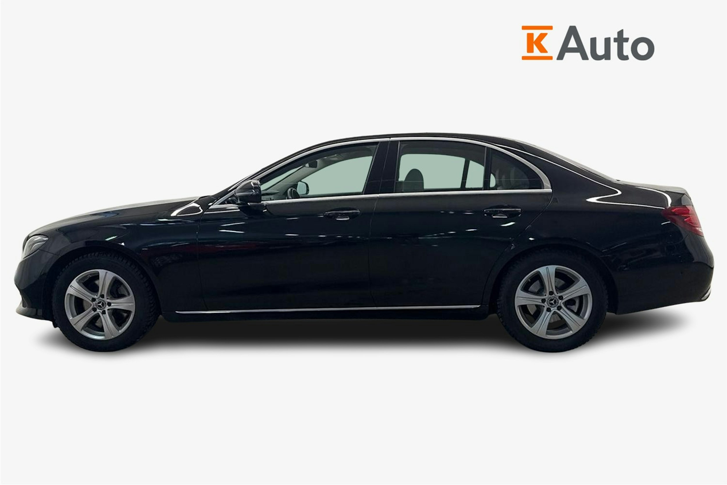 musta Mercedes-Benz E 2017 kuva 6.