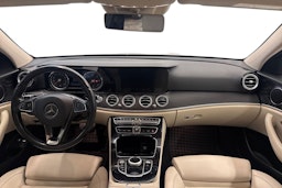 musta Mercedes-Benz E 2017 kuva 9.