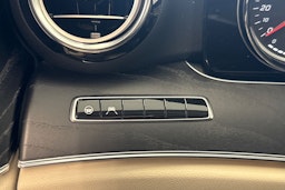 musta Mercedes-Benz E 2017 kuva 19.