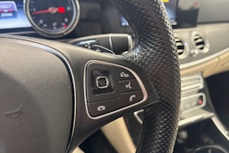 musta Mercedes-Benz E 2017 kuva 22.