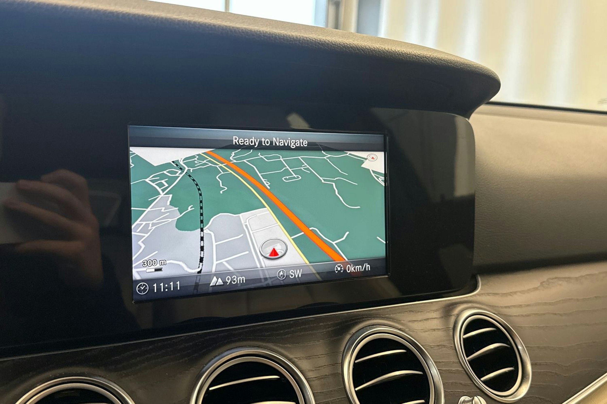 musta Mercedes-Benz E 2017 kuva 26.