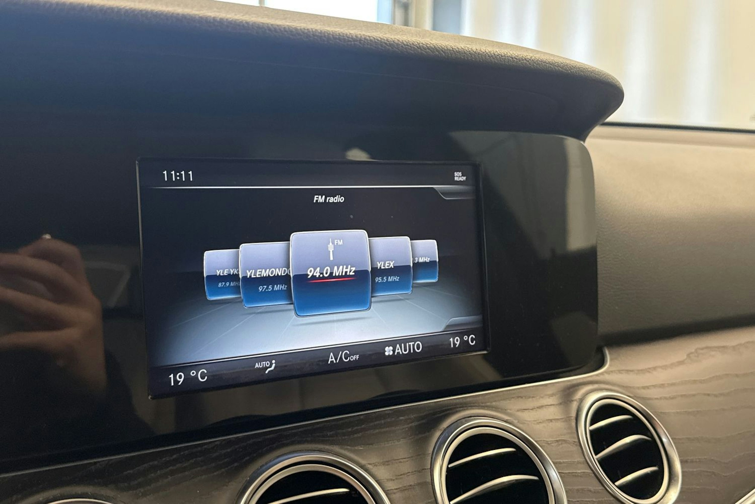 musta Mercedes-Benz E 2017 kuva 27.