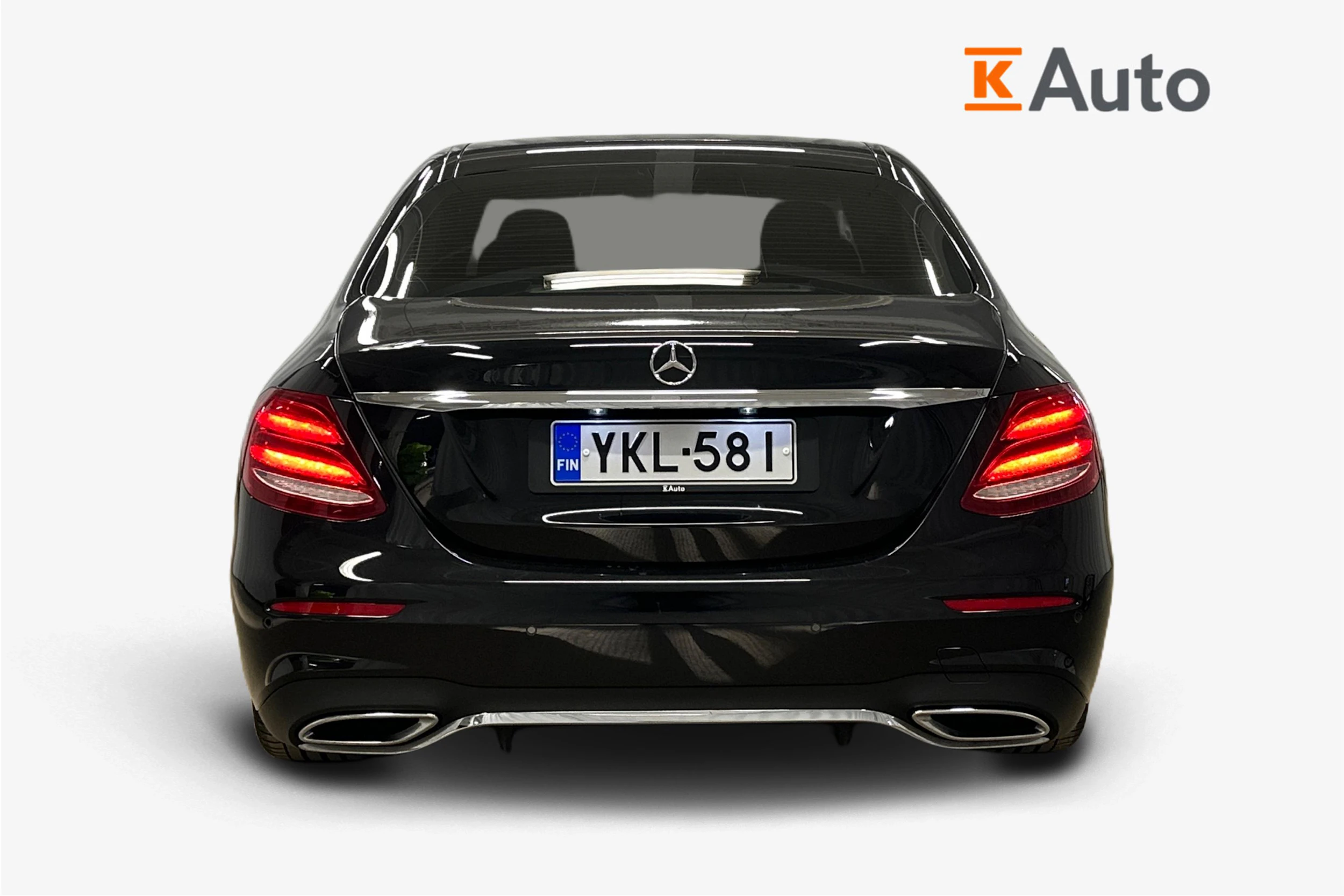 musta Mercedes-Benz E 2017 kuva 3.