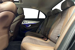 musta Mercedes-Benz E 2017 kuva 8.
