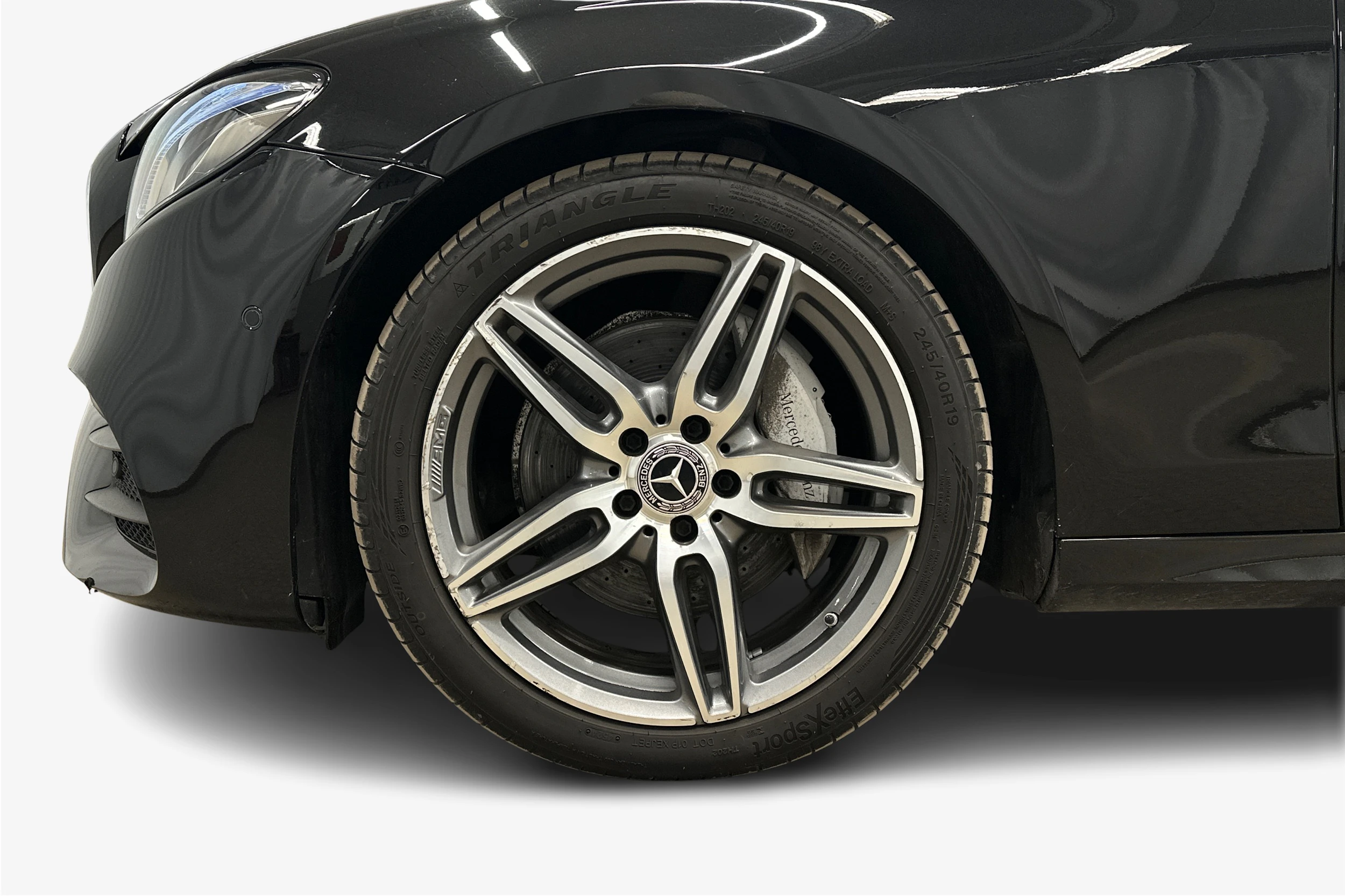 musta Mercedes-Benz E 2017 kuva 9.