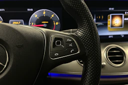 musta Mercedes-Benz E 2017 kuva 12.