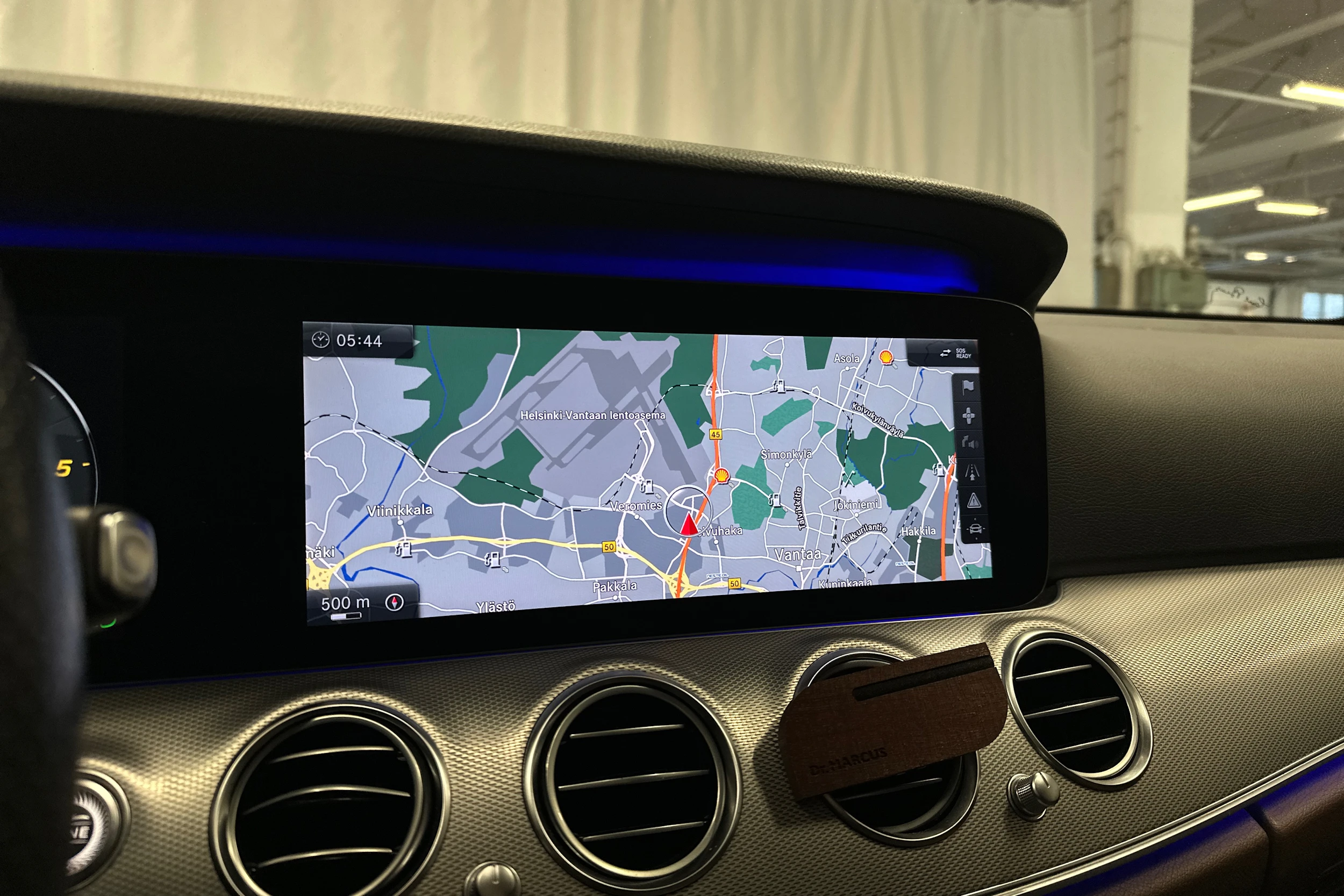 musta Mercedes-Benz E 2017 kuva 14.