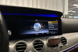 musta Mercedes-Benz E 2017 kuva 16.