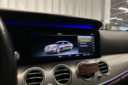musta Mercedes-Benz E 2017 kuva 17.