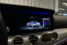 musta Mercedes-Benz E 2017 kuva 19.