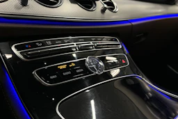 musta Mercedes-Benz E 2017 kuva 20.