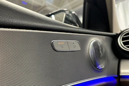 musta Mercedes-Benz E 2017 kuva 22.