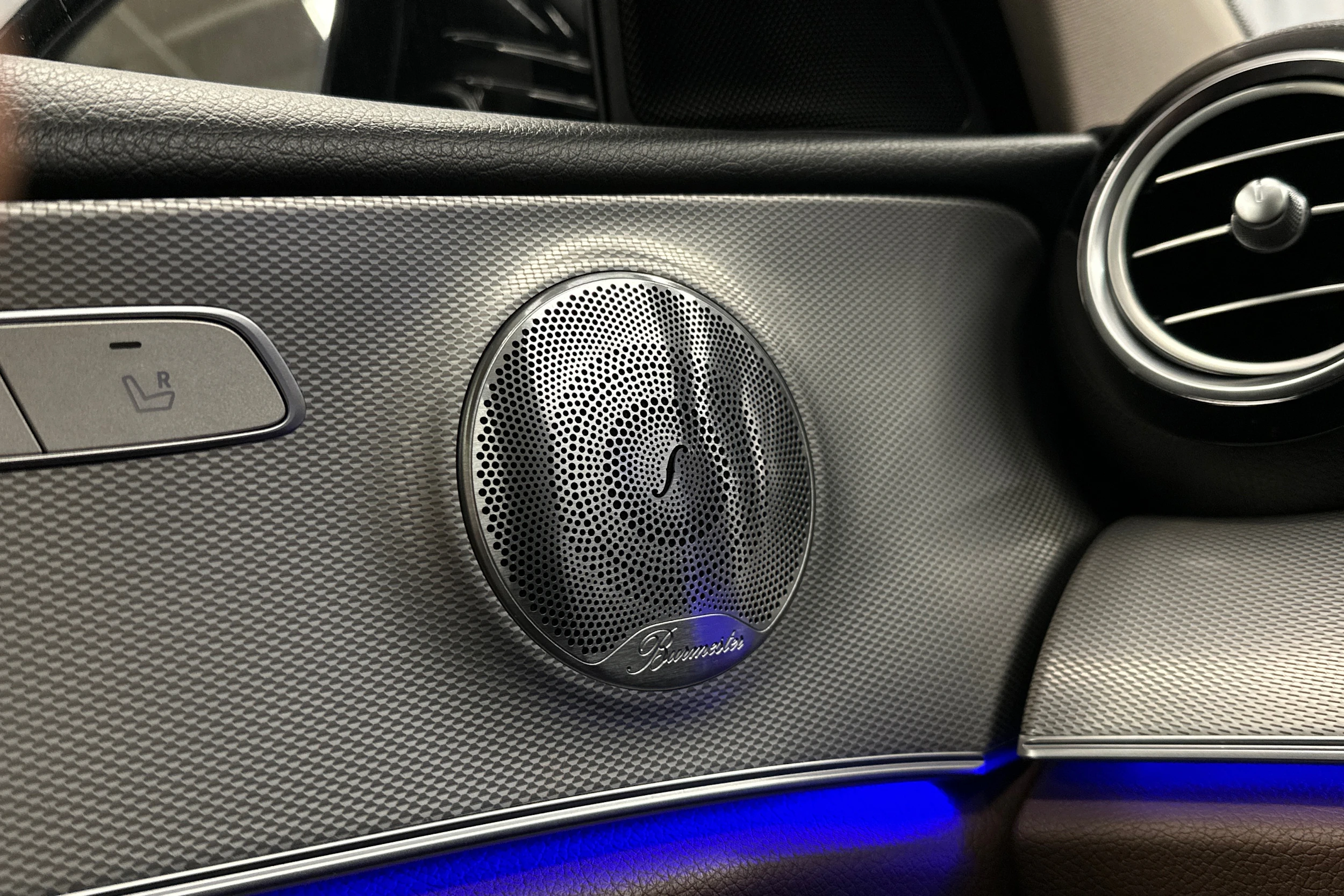 musta Mercedes-Benz E 2017 kuva 23.