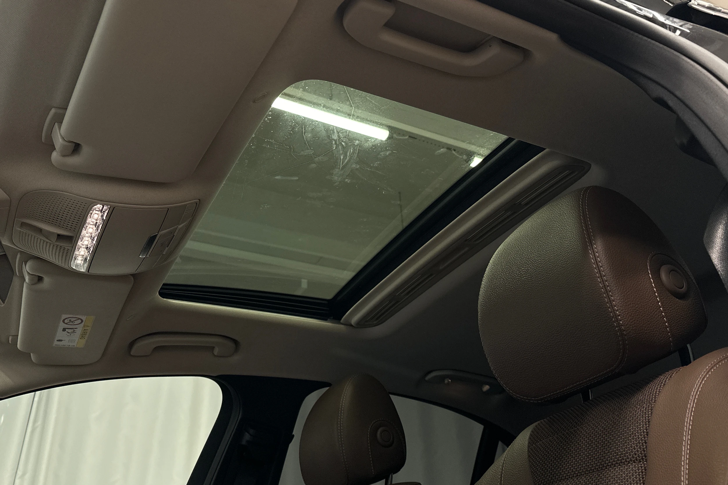 musta Mercedes-Benz E 2017 kuva 25.