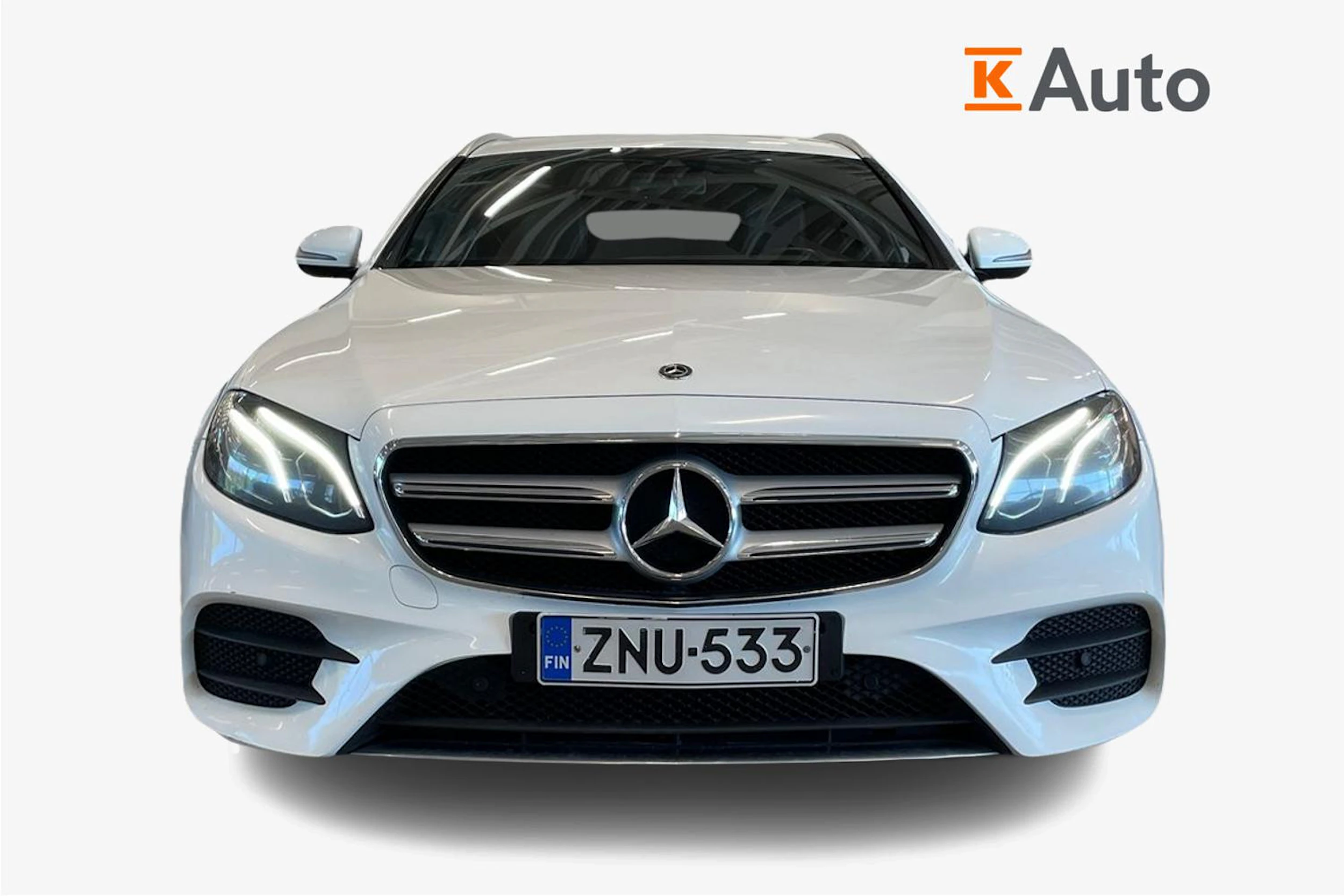 valkoinen Mercedes-Benz E 2017 kuva 4.