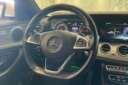 valkoinen Mercedes-Benz E 2017 kuva 11.