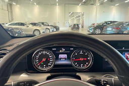 valkoinen Mercedes-Benz E 2017 kuva 12.