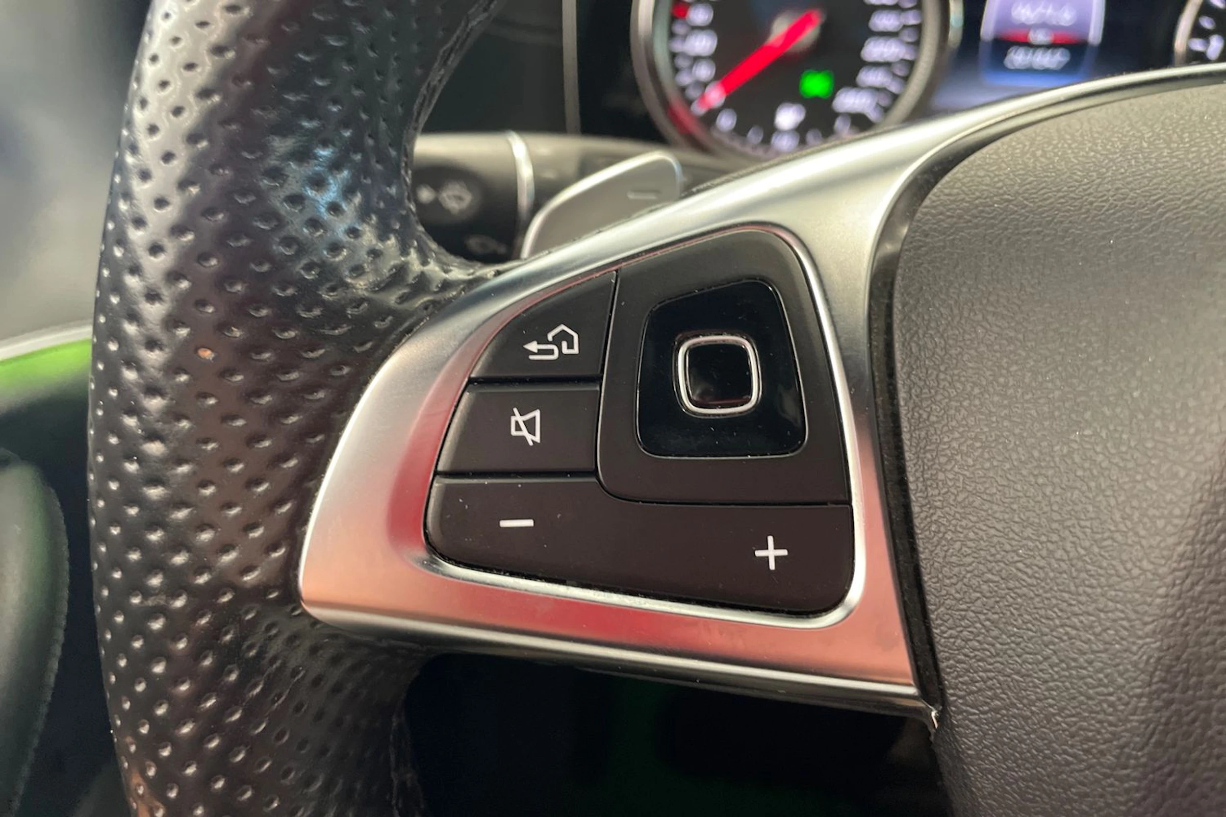 valkoinen Mercedes-Benz E 2017 kuva 14.