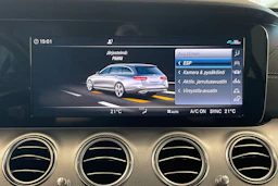 valkoinen Mercedes-Benz E 2017 kuva 22.
