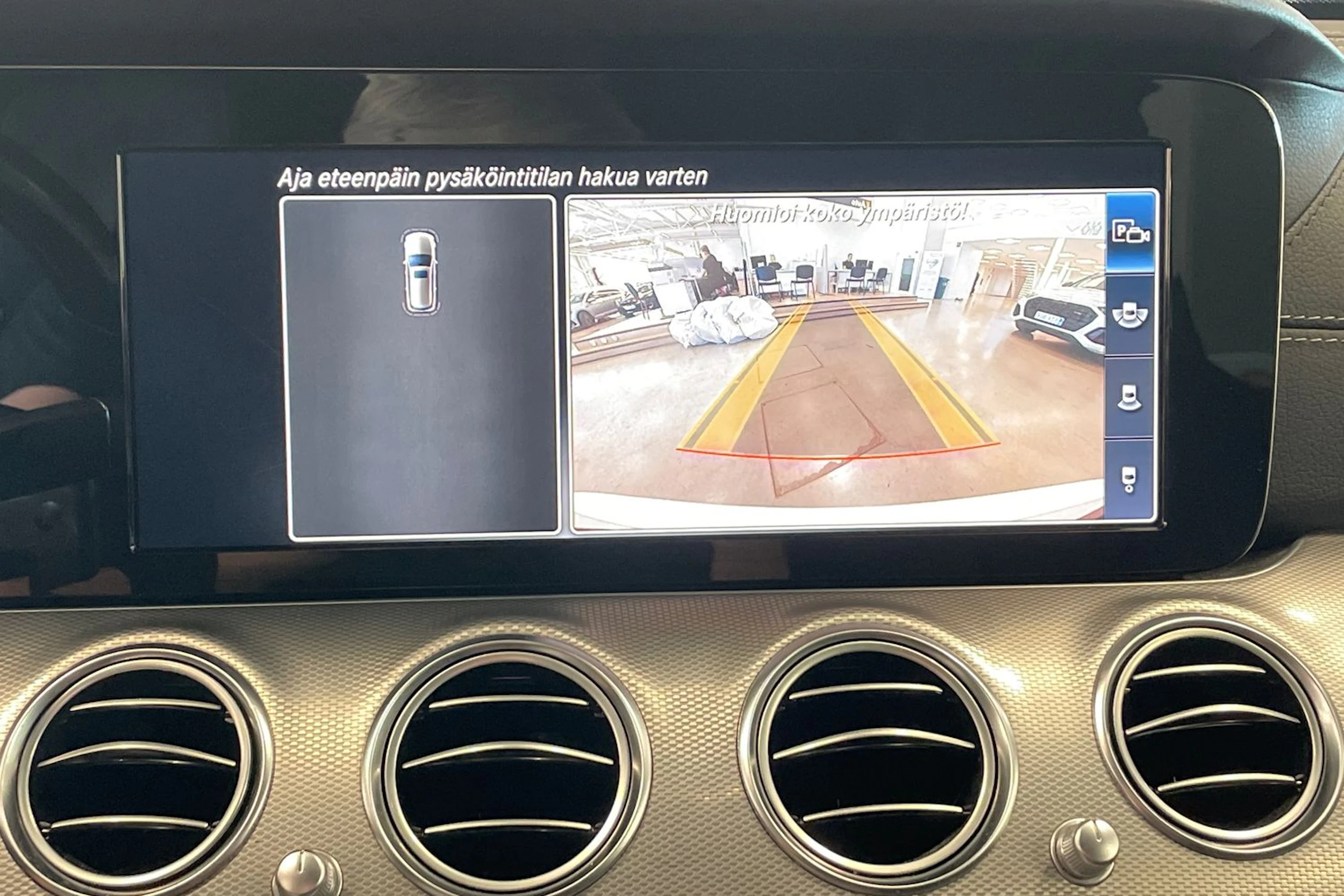 valkoinen Mercedes-Benz E 2017 kuva 23.